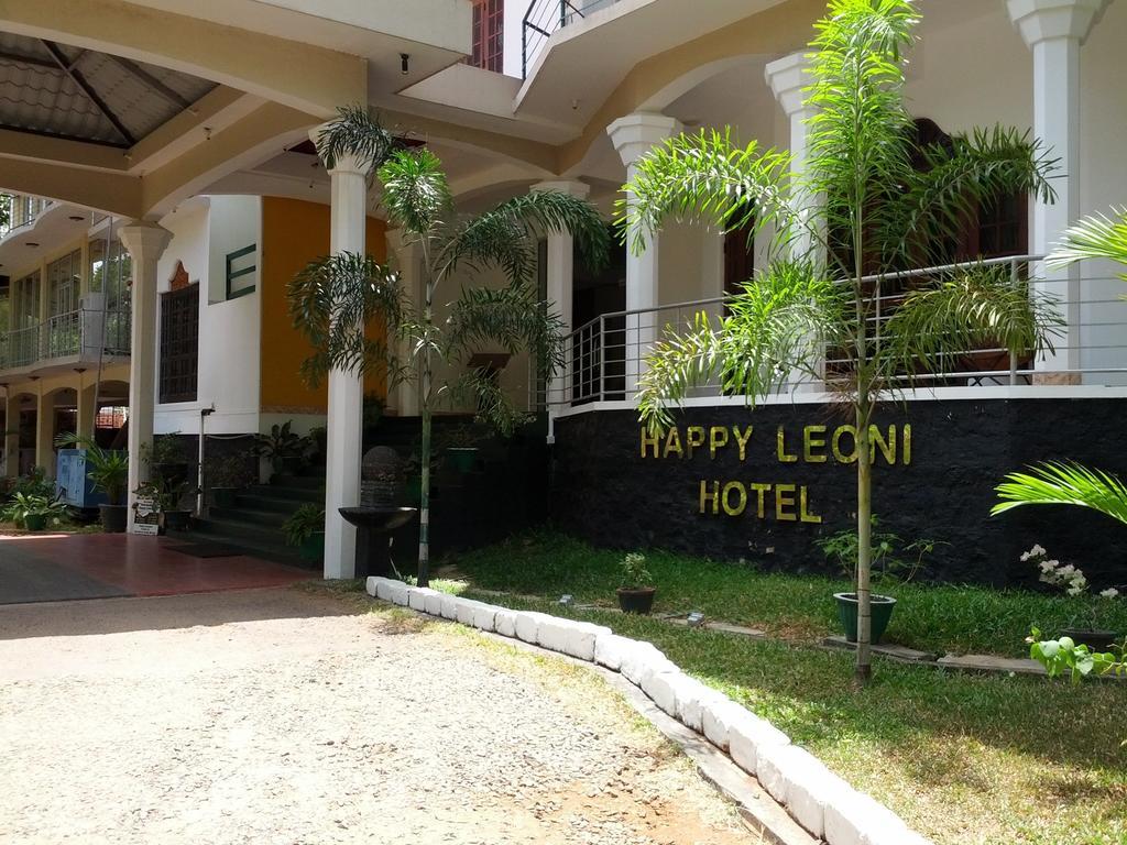 Happy Leoni Hotel Anuradhapura Exterior photo