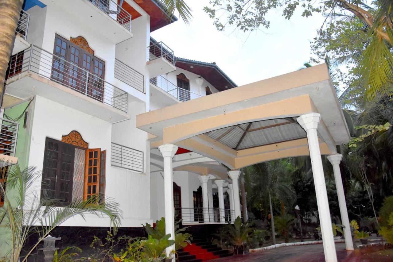 Happy Leoni Hotel Anuradhapura Exterior photo