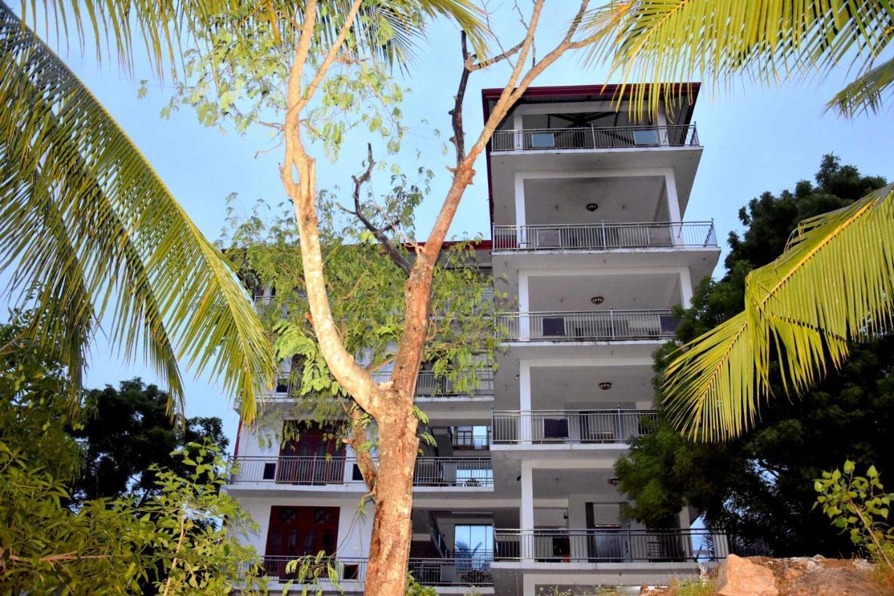 Happy Leoni Hotel Anuradhapura Exterior photo