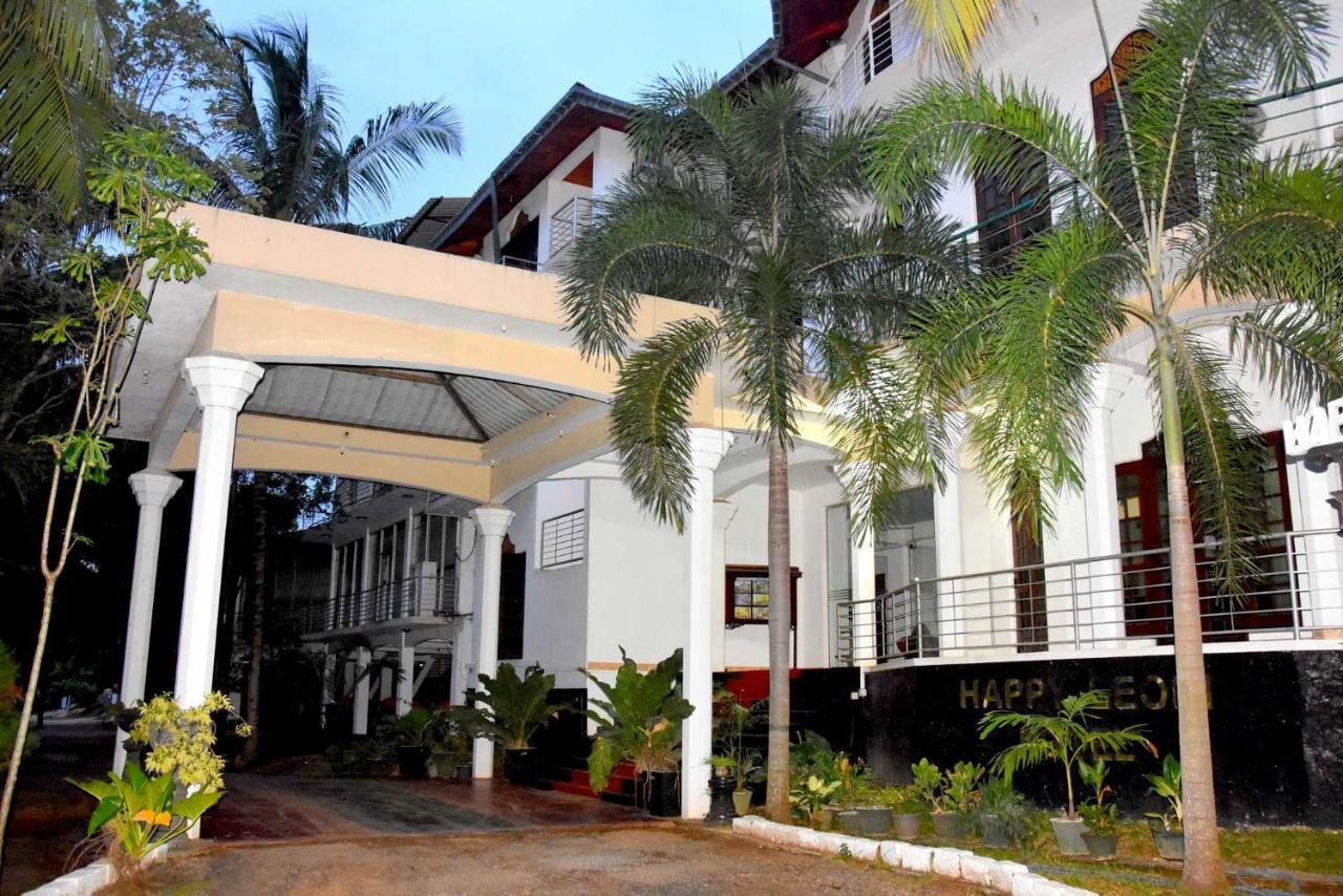 Happy Leoni Hotel Anuradhapura Exterior photo